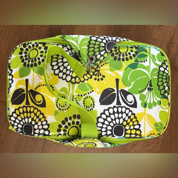 Vera bradley retired limes up picnic basket & blanket set - Picture 6 of 16